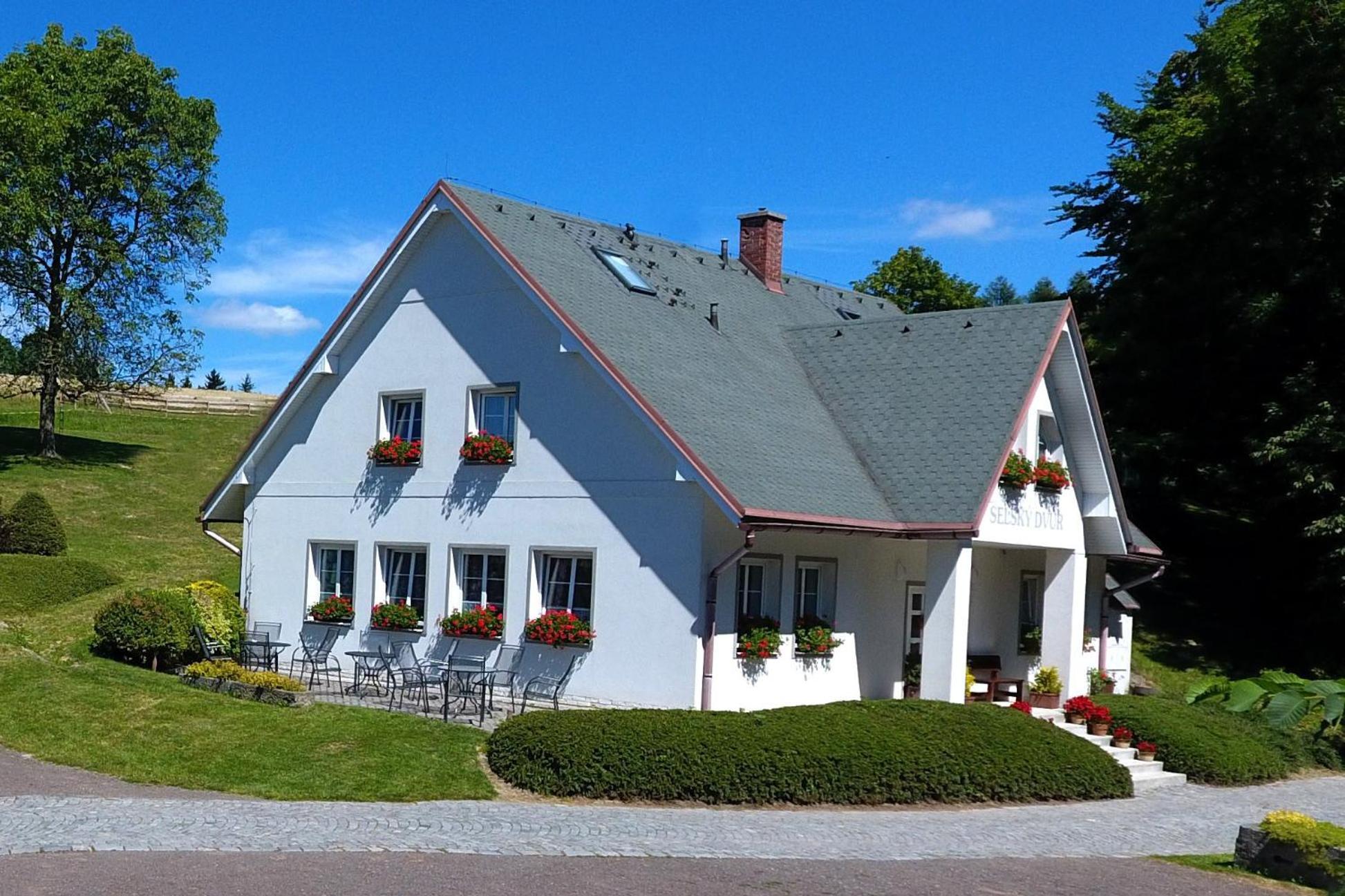 Hotel Selsky Dvur 1 Police nad Metují Zewnętrze zdjęcie