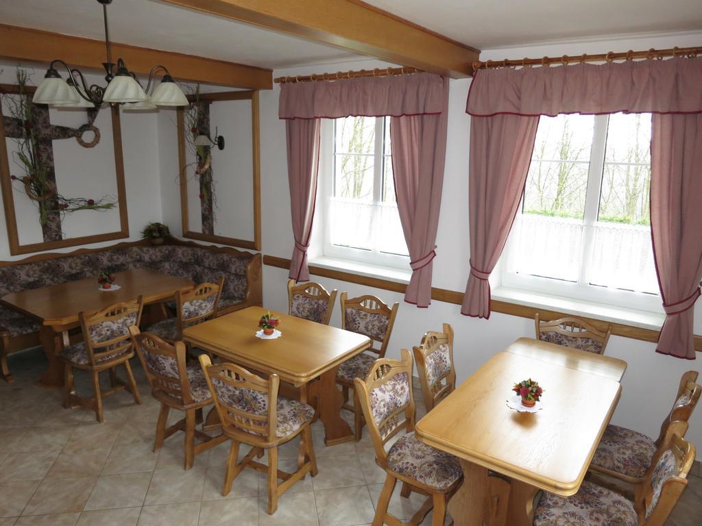 Hotel Selsky Dvur 1 Police nad Metují Zewnętrze zdjęcie