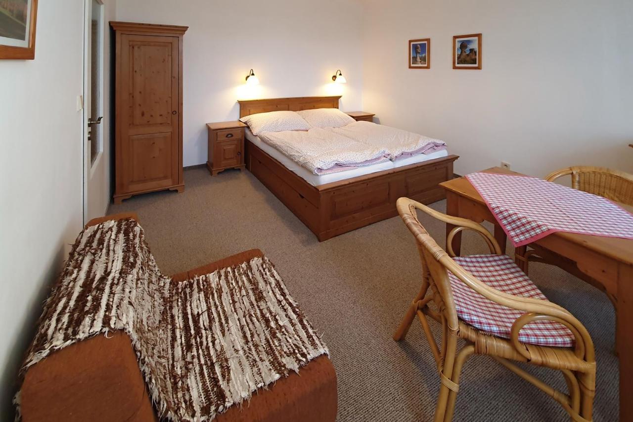 Hotel Selsky Dvur 1 Police nad Metují Zewnętrze zdjęcie
